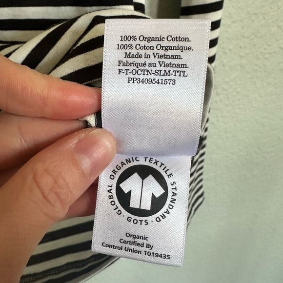 Everlane | The Organic Cotton Turtleneck - Picture 8 of 12